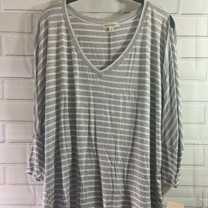 NWT Love On Hanger Split Sleeve Top- XL